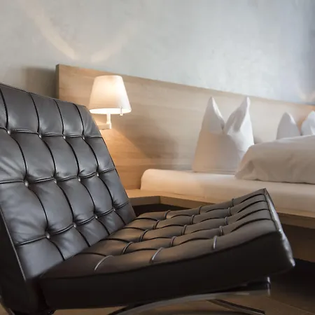 Ξενοδοχείο Des Alpes 3*