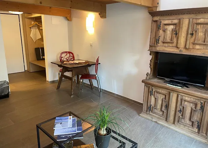 Des Alpes Флимс