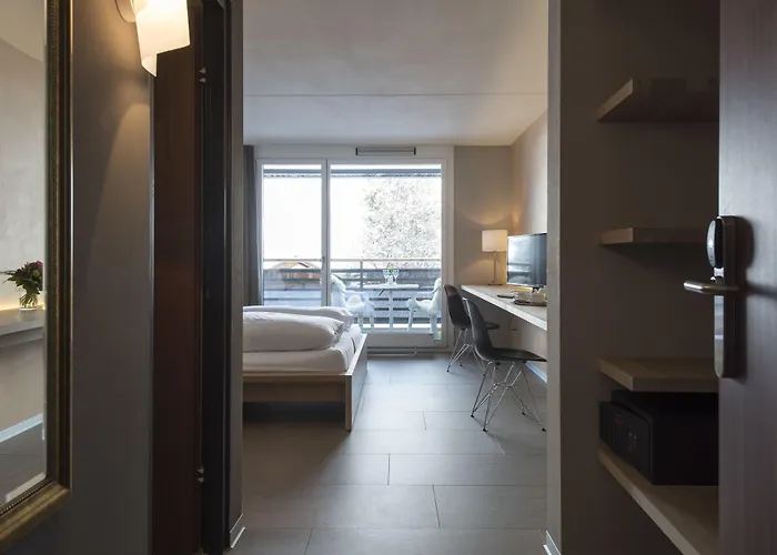 Des Alpes 3* Флимс